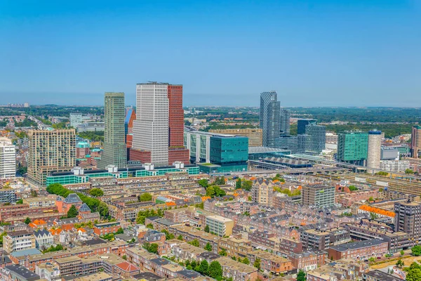 Luchtfoto van wolkenkrabbers in Den Haag, Nederland — Stockfoto