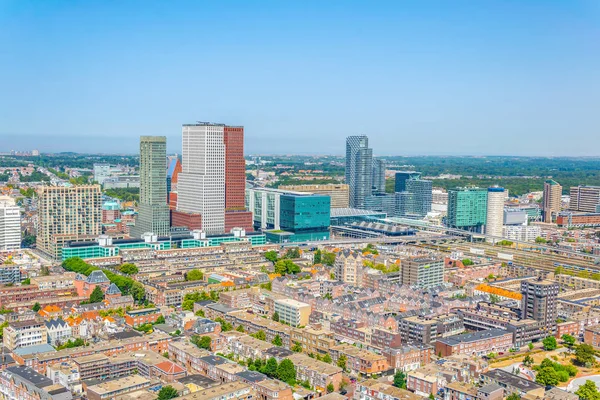 Luchtfoto van wolkenkrabbers in Den Haag, Nederland — Stockfoto