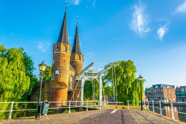 Oostpoort gate leading to the Dutch city Delft, Netherlands — Stock Photo, Image