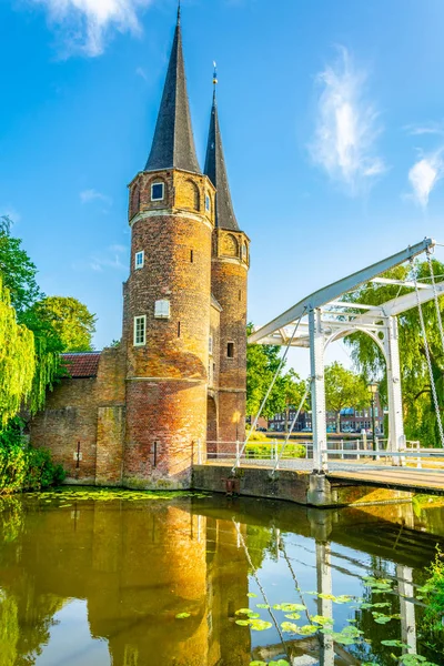 Oostpoort gate leading to the Dutch city Delft, Netherlands — Stock Photo, Image