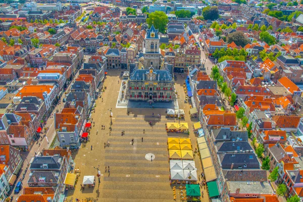 Aerial view of Markt square dominated by Town hall of Delft, Net — Stock Photo, Image