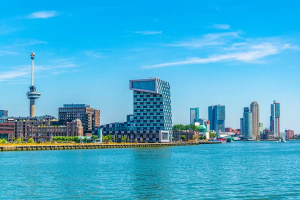 Skyline z Rotterdamu s nizozemskou námořní univerzitou, Eurom — Stock fotografie