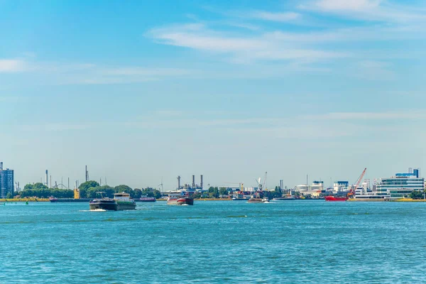 Rotterdam limanının görünümü, Hollanda