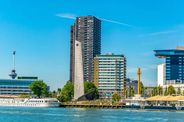 Blick auf de Boeg Denkmal in Rotterdam, Niederlande — Stockfoto