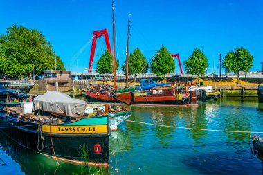 Rotterdam, Hollanda'nın eski limanının görünümü