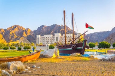 omani gemici ünlü sohar tekne ahmed bin majid al bustan roundabout Umman muscat adlı