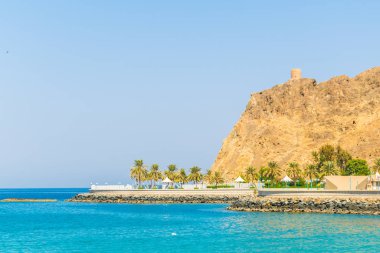 Muscat, Umman'daki Kalbuh Park'ta Muttrah Sahil Manzarası.