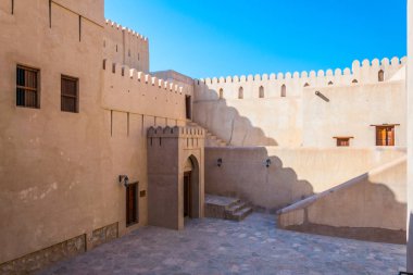 Umman'daki Nizwa Kalesi.