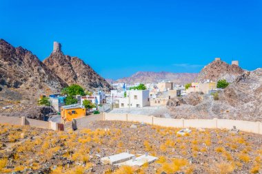 Muttrah, Muscat, Umman'da bir yürüyüş parkurundan görülen tipik Umman evleri.