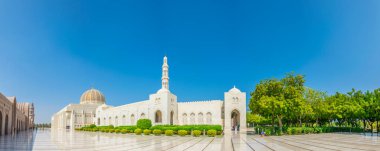 Muscat, Umman 'daki Sultan Qaboos Büyük Camii. 