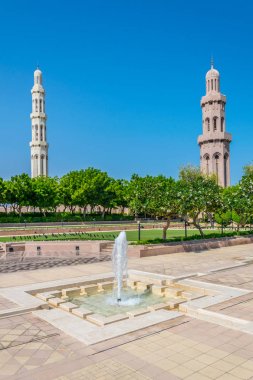 Muscat, Umman 'daki Sultan Qaboos Büyük Camii.