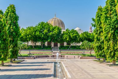 Muscat, Umman 'daki Sultan Qaboos Büyük Camii.