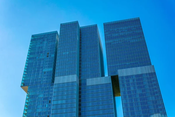 Rascacielos en el centro financiero de Rotterdam, Países Bajos —  Fotos de Stock