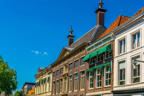 Klassiska fasader av hus i breda, Nederländerna — Stockfoto