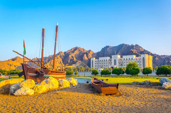 omani gemici ünlü sohar tekne ahmed bin majid al bustan roundabout Umman muscat adlı