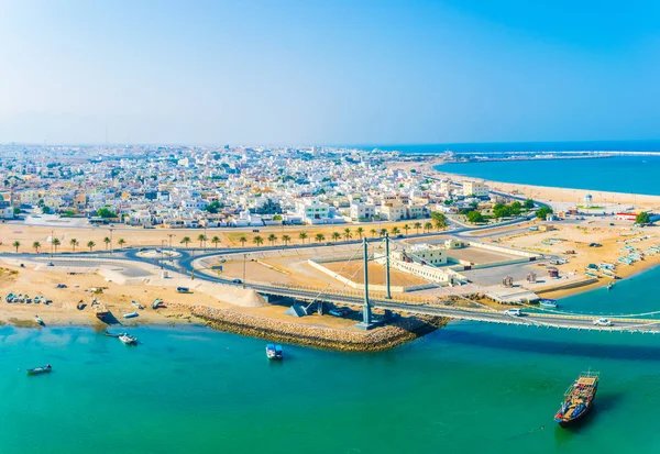 Вид с воздуха на город Сур в Омане . — стоковое фото