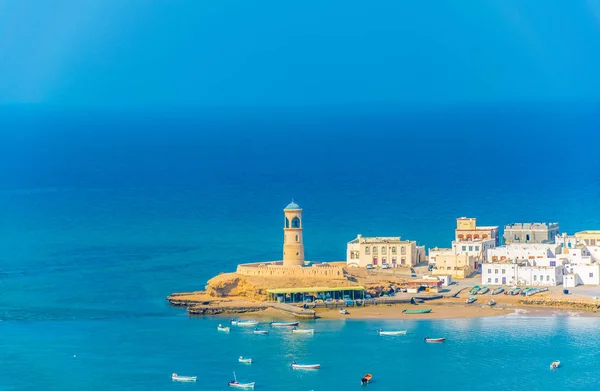 З видом на Оманську містечко Аль-Аджа — стокове фото