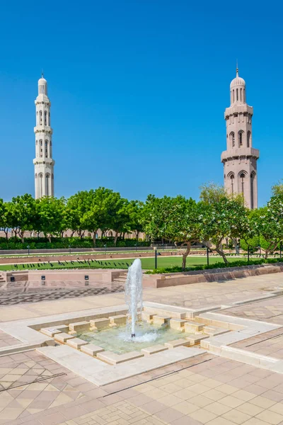 La Grande Mosquée du sultan Qaboos à Mascate, Oman — Photo