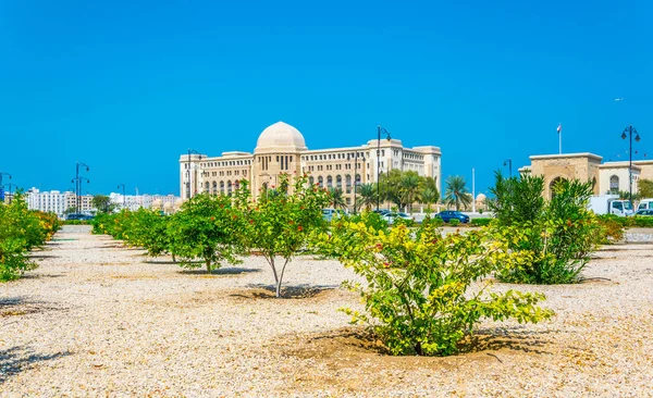 A Grande Mesquita do Sultão Qaboos em Mascate, Omã — Fotografia de Stock