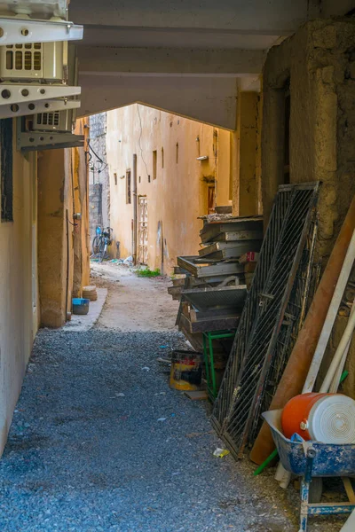 Vue d'une rue étroite de la vieille ville de Nizwa, Oman . — Photo