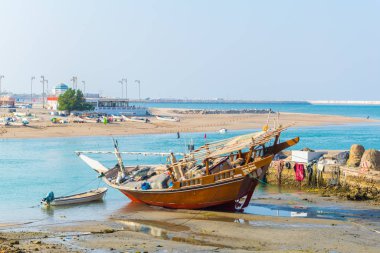 Al Ayjah, Umman'da tamir altında olan bir gemi görünümü.