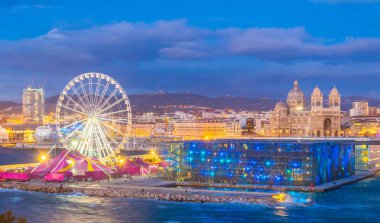 Marsilya, Fransa'daki Avrupa ve Akdeniz Medeniyetleri Müzesi'nin gün batımı manzarası