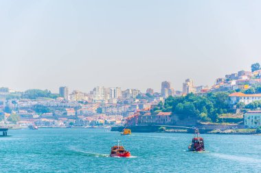 Manastır da serra ile Porto havadan görünümü pilar ve şarap mahzenleri yapmak, Portekiz.