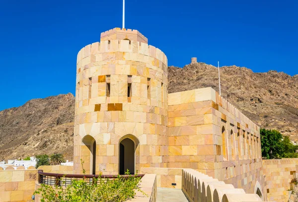 Veduta della vecchia porta della città vecchia di Muscat, Oman. — Foto Stock