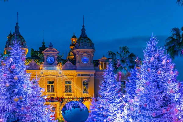 Decoración de Navidad frente al casino en Monte Carlo, Mónaco —  Fotos de Stock