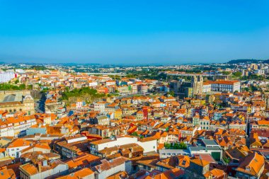 Piskoposluk sarayı, manastır da serra do pilar ve torre dos clerigos katedrali de dahil olmak üzere Porto Panorama görünümü, Portekiz.