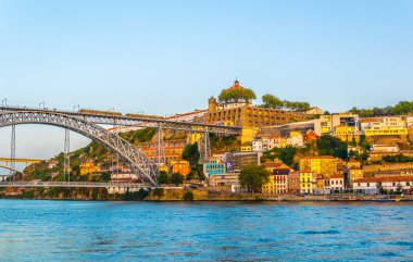 Porto manastır da serra pilar ve Luis I köprü, Portekiz yapmak ile.