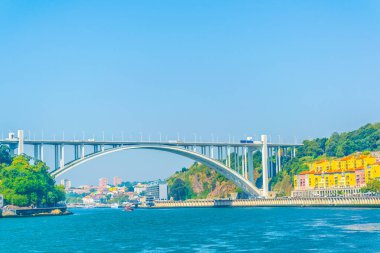 Ponte da arrabida in Porto, Portekiz.