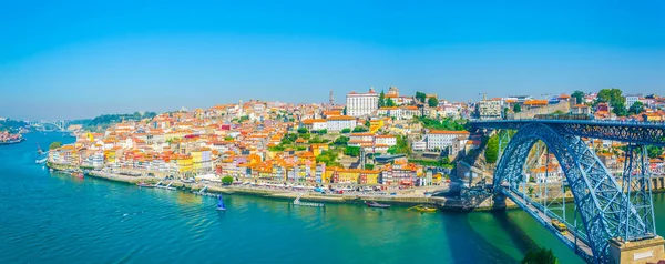 Panorama do Porto com Ponte Luís I, Portugal. — Fotografia de Stock