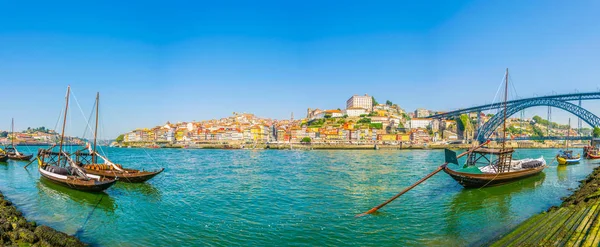 Porto panorámája a Luis I híddal, Portugália. — Stock Fotó