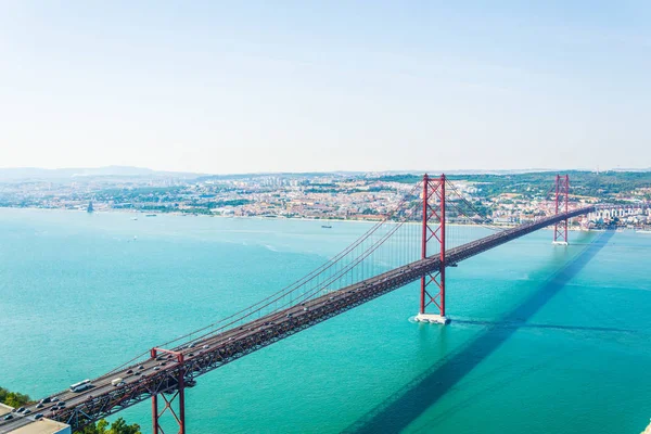 Puente 25 de abril bridge in Lisbon, Portugal. — Stock Photo, Image