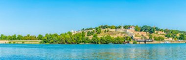 Belgrad'da Kalemegdan kalesinin hakim olduğu Sava nehir kenarı görünümü, Sırbistan