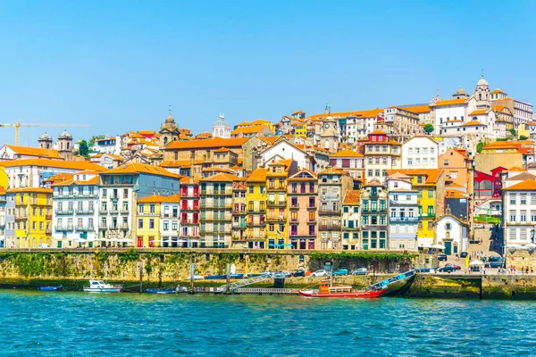Nabrzeże rzeki Douro w Porto, Portugalia. — Zdjęcie stockowe