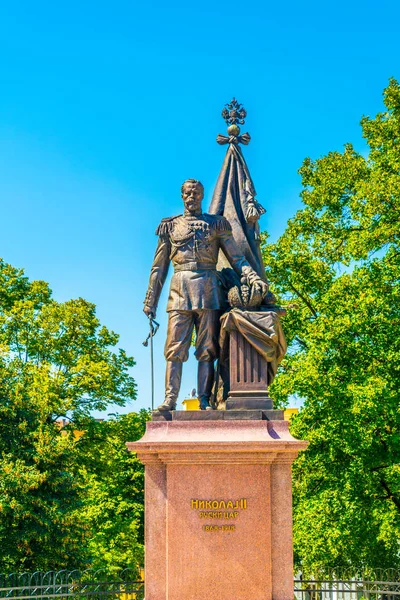 Estatua del zar ruso Nikolai II en Belgrado, serbia — Foto de Stock