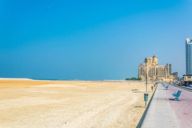 Oteller Birleşik Arap Emirlikleri en küçük plaj yanında gerilmiş - Ajman.