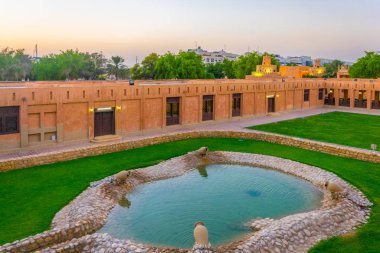 Al Ain, Bae'deki eski saray müzesinin avlusu