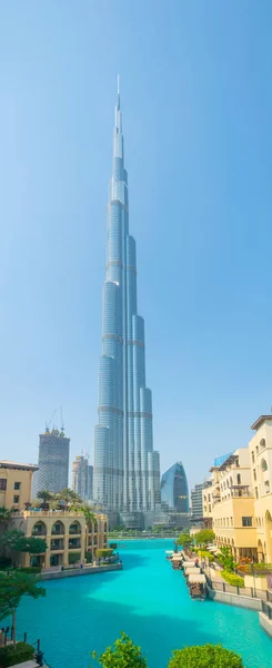 O arranha-céu Burj Khalifa em Dubai é o edifício mais alto do mundo . — Fotografia de Stock