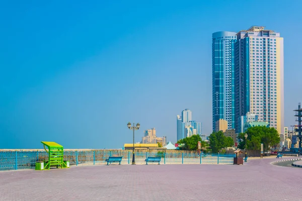 Hotels am Strand im kleinsten der vereinigten arabischen Emirate - ajman. — Stockfoto