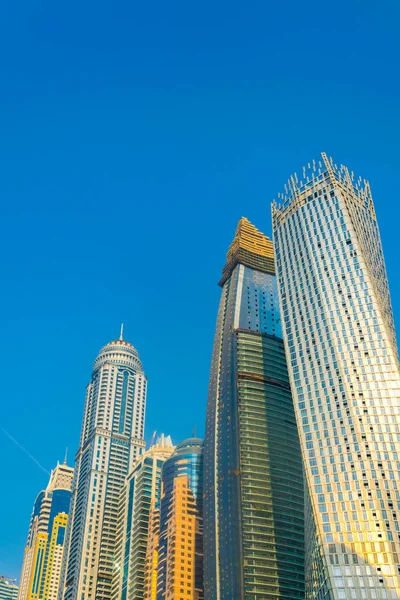 Detalhe de arranha-céus de Dubai marina, Emirados Árabes Unidos — Fotografia de Stock