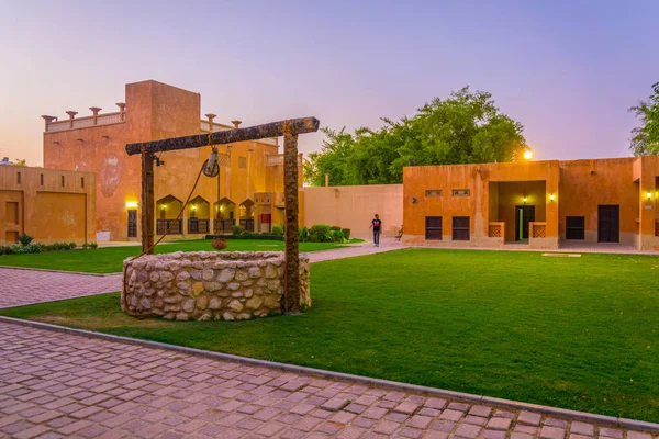 Al Ain, Bae'deki eski saray müzesinin avlusu
