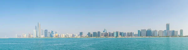 Skyline von Abu Dhabi, uae — Stockfoto