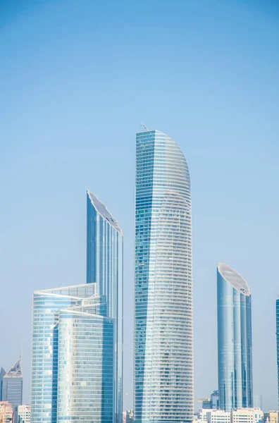 Skyline of Abu Dhabi, ОАЭ — стоковое фото