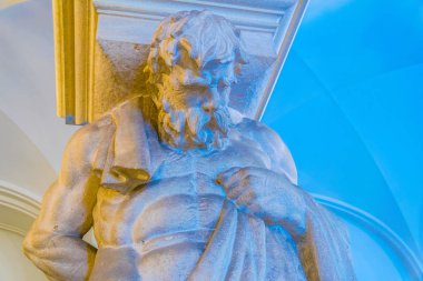 Kopenhag, Danimarka, 20 Ağustos 2016: Kopenhag'daki Christiansborg Slot Sarayı'nın içindeki heykel, Danimarka