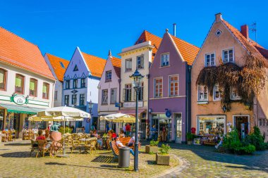 Bremen, Almanya, 30 Ağustos 2016: İnsanlar Bremen, Almanya'daki Schnoor semtinde dolaşıyor.