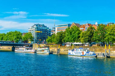 Bremen, Almanya, 30 Ağustos 2016: Weser nehir kenarı, Bremen, Almanya.