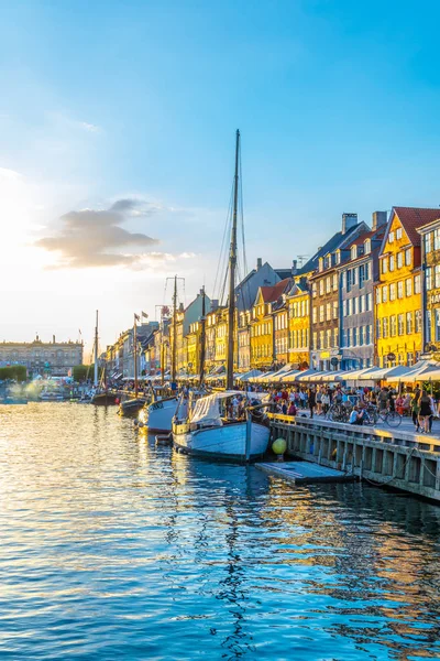 Копенгаген, Данія, 21 серпня 2016: захід сонця у старому порту в Копенгагені, Данія. — стокове фото